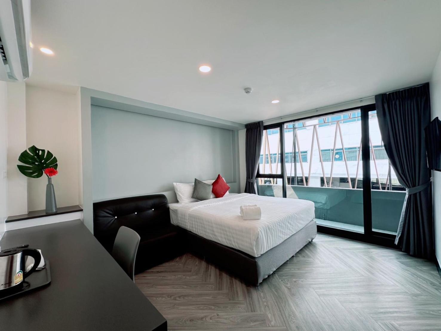 14 Sathorn Hotel No-Parking Bangkok Exterior foto