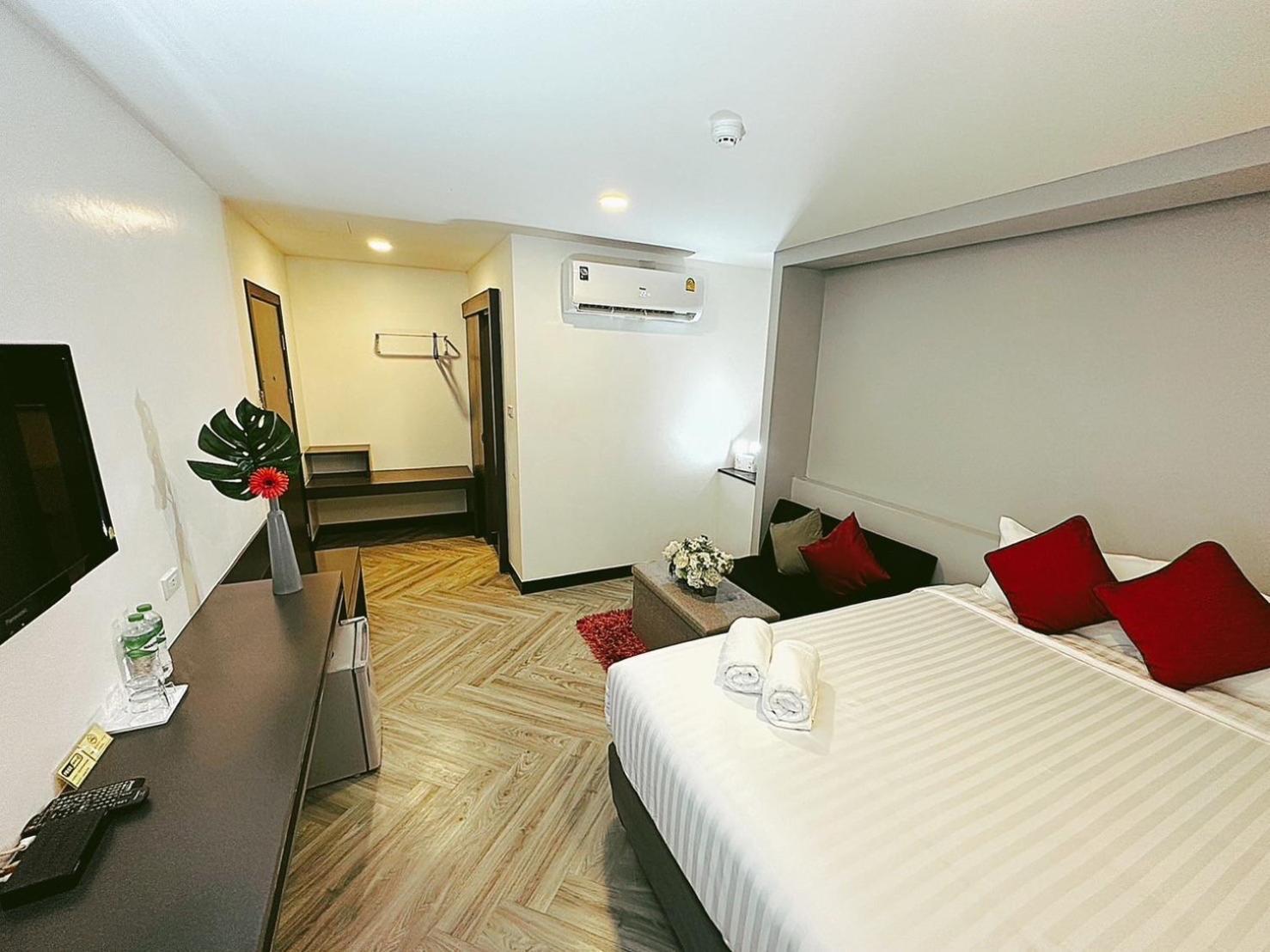14 Sathorn Hotel No-Parking Bangkok Exterior foto